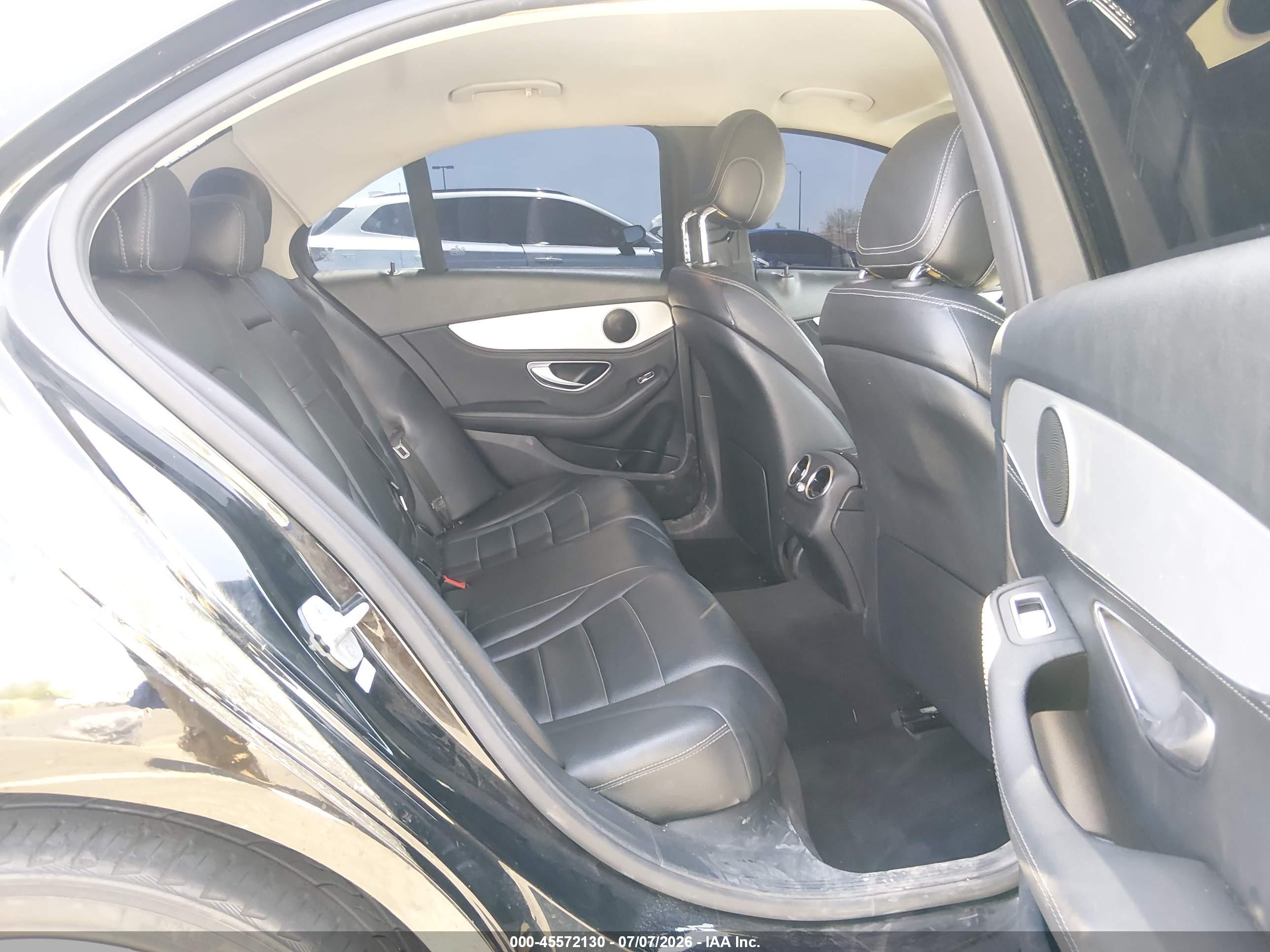 2015 MERCEDES-BENZ C 300