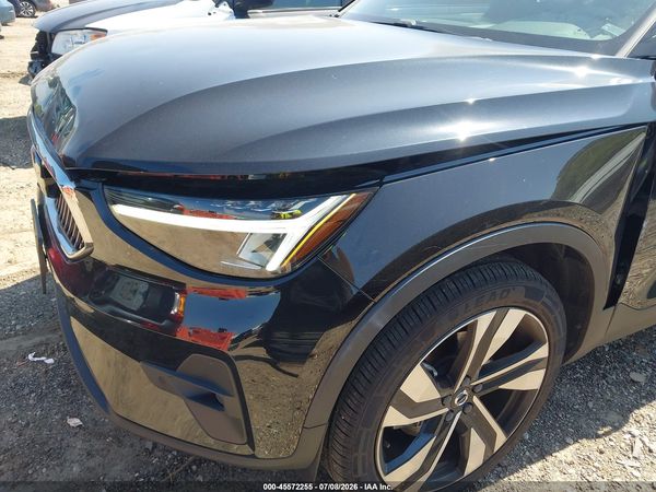 2023 VOLVO XC40 B5 PLUS BRIGHT THEME