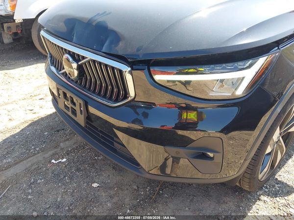 2023 VOLVO XC40 B5 PLUS BRIGHT THEME