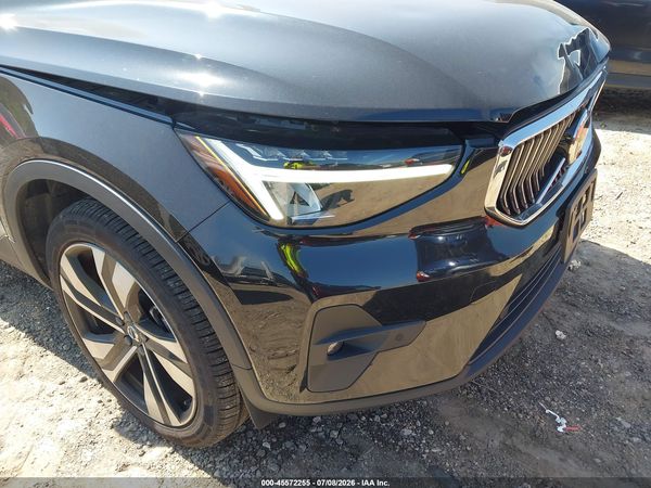 2023 VOLVO XC40 B5 PLUS BRIGHT THEME