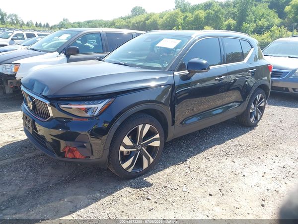 2023 VOLVO XC40 B5 PLUS BRIGHT THEME