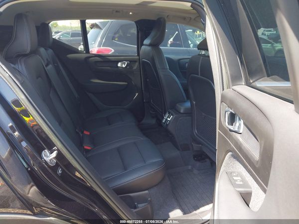 2023 VOLVO XC40 B5 PLUS BRIGHT THEME