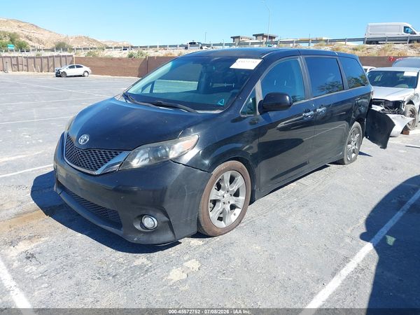 2014 TOYOTA SIENNA — I2