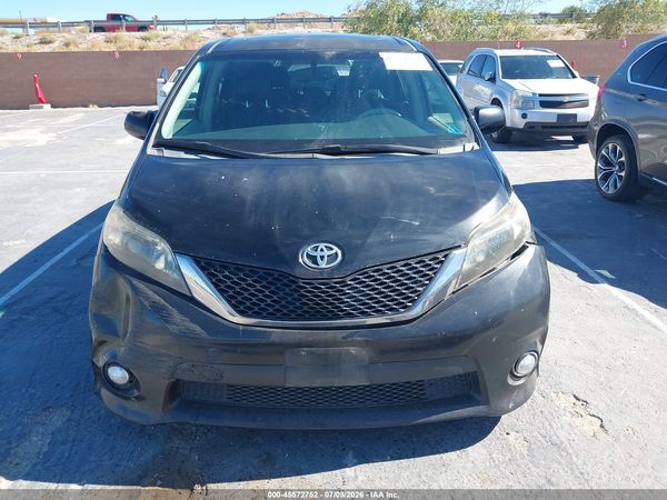 2014 TOYOTA SIENNA SE 8 PASSENGER — I115