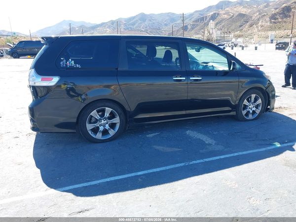 2014 TOYOTA SIENNA SE 8 PASSENGER — I116