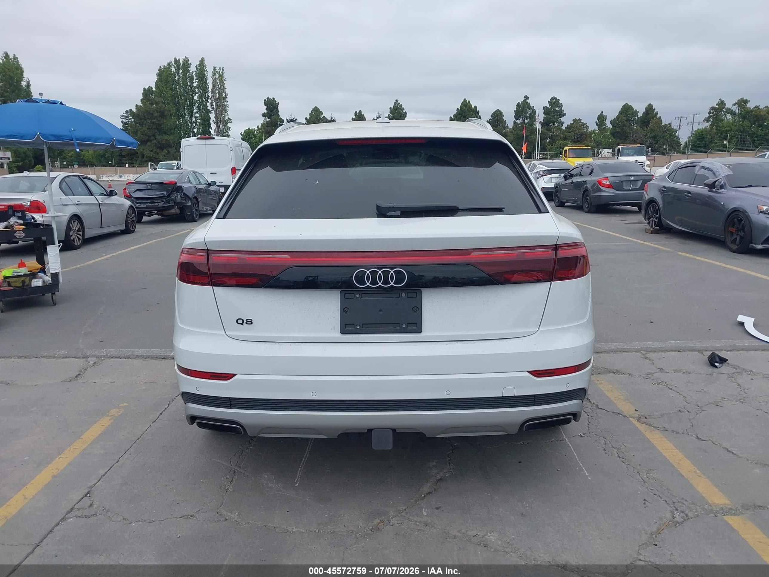 2024 AUDI Q8