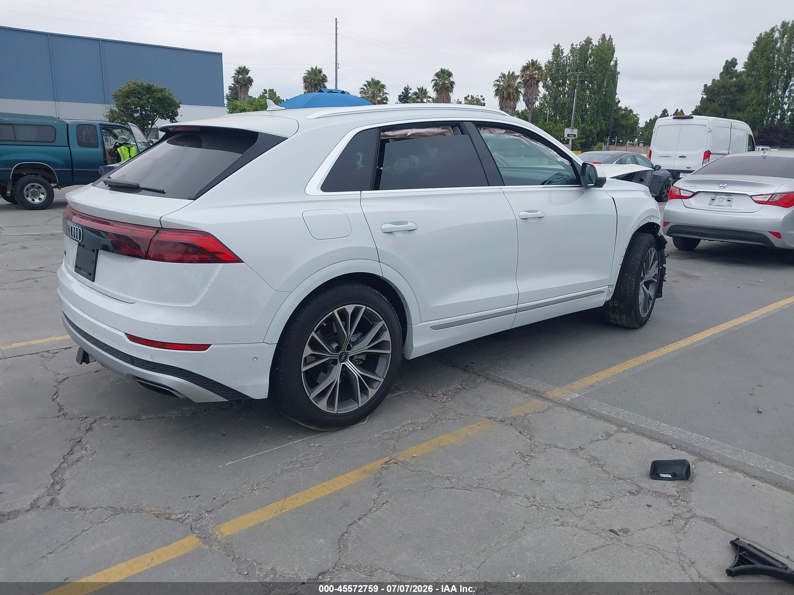 2024 AUDI Q8