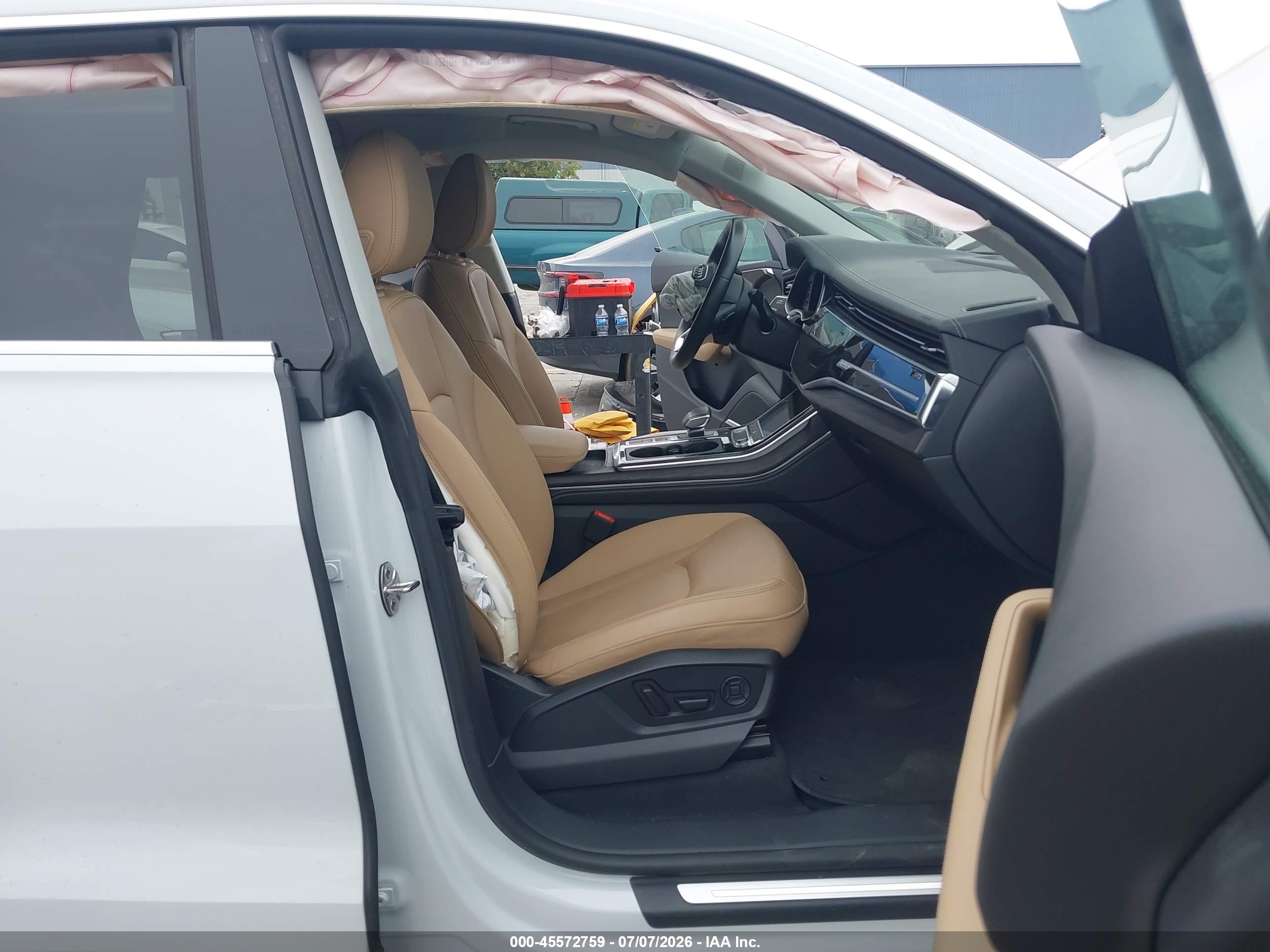 2024 AUDI Q8
