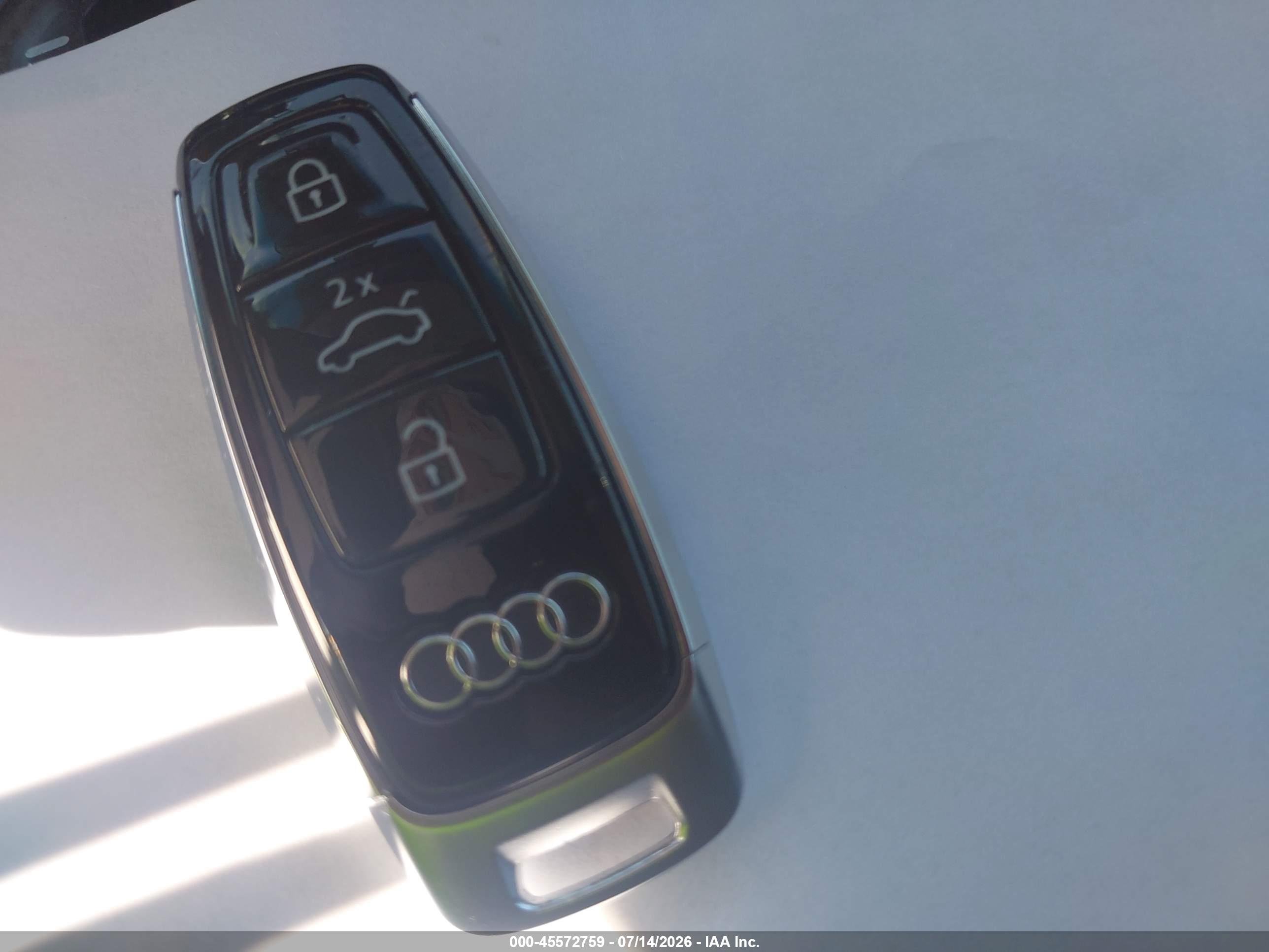 2024 AUDI Q8