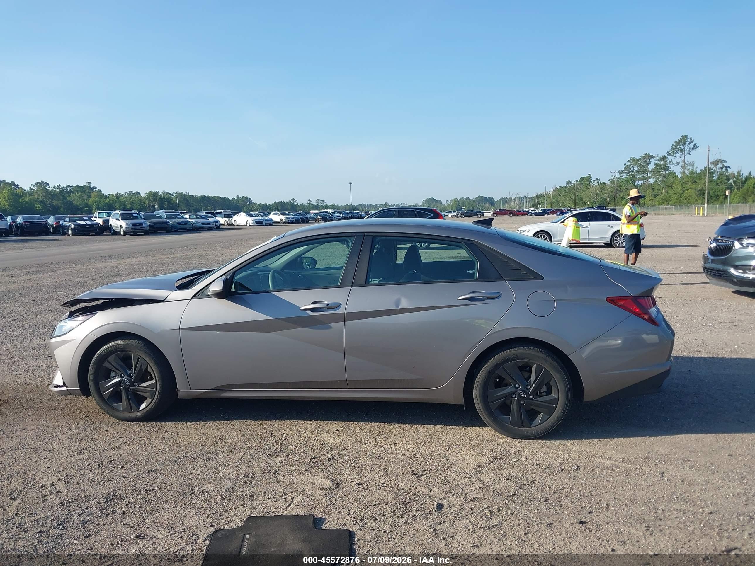 2022 HYUNDAI ELANTRA SEL