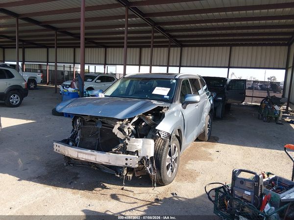 2022 TOYOTA HIGHLANDER XLE