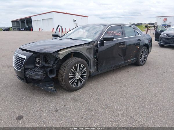 2013 CHRYSLER 300 — I2