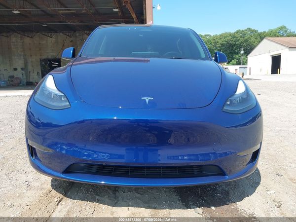 2025 TESLA MODEL Y
