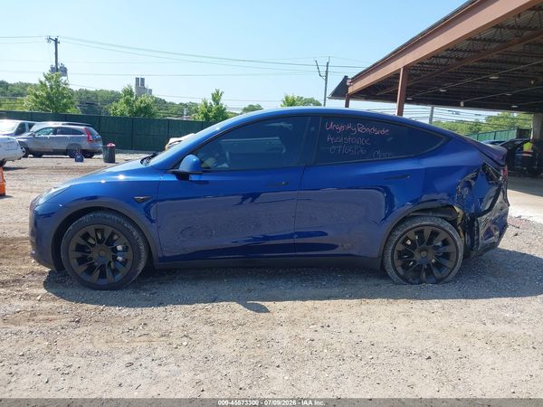 2025 TESLA MODEL Y