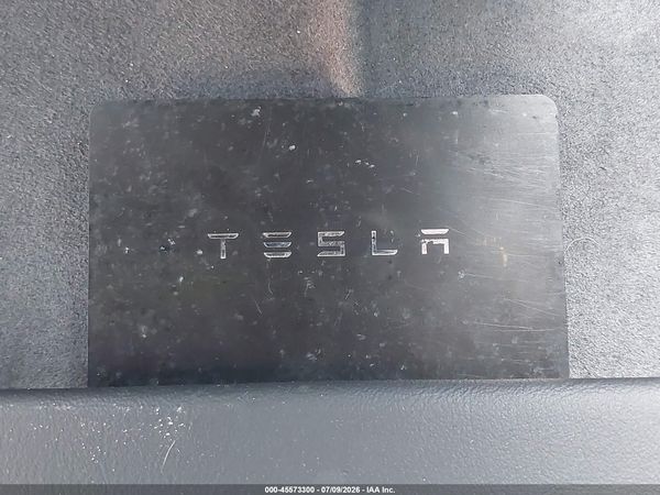 2025 TESLA MODEL Y