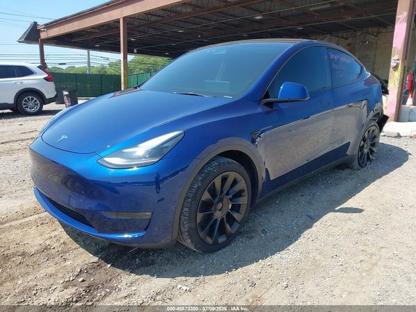 2025 TESLA MODEL Y