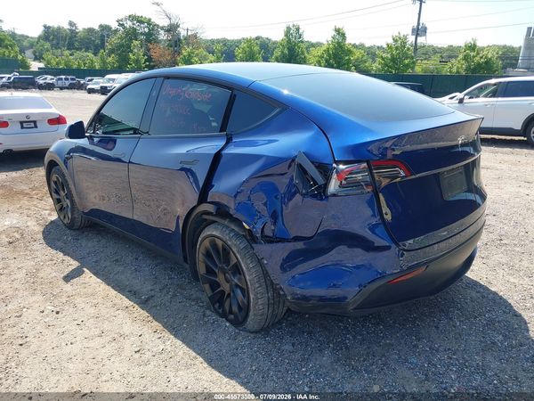 2025 TESLA MODEL Y