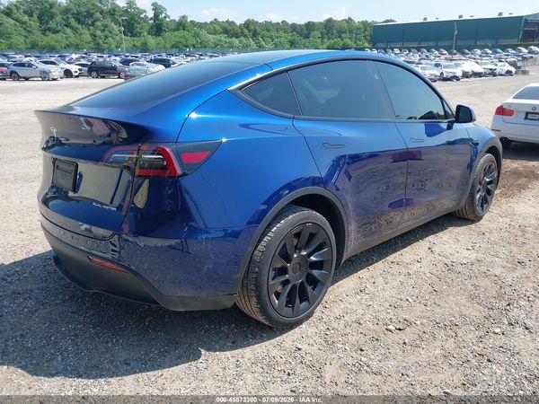 2025 TESLA MODEL Y