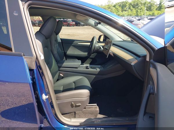 2025 TESLA MODEL Y