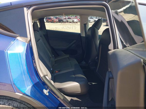 2025 TESLA MODEL Y