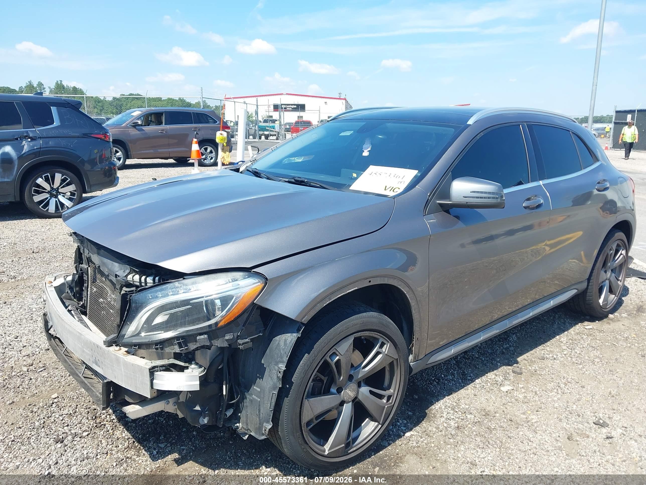 2015 MERCEDES-BENZ GLA 250 4MATIC