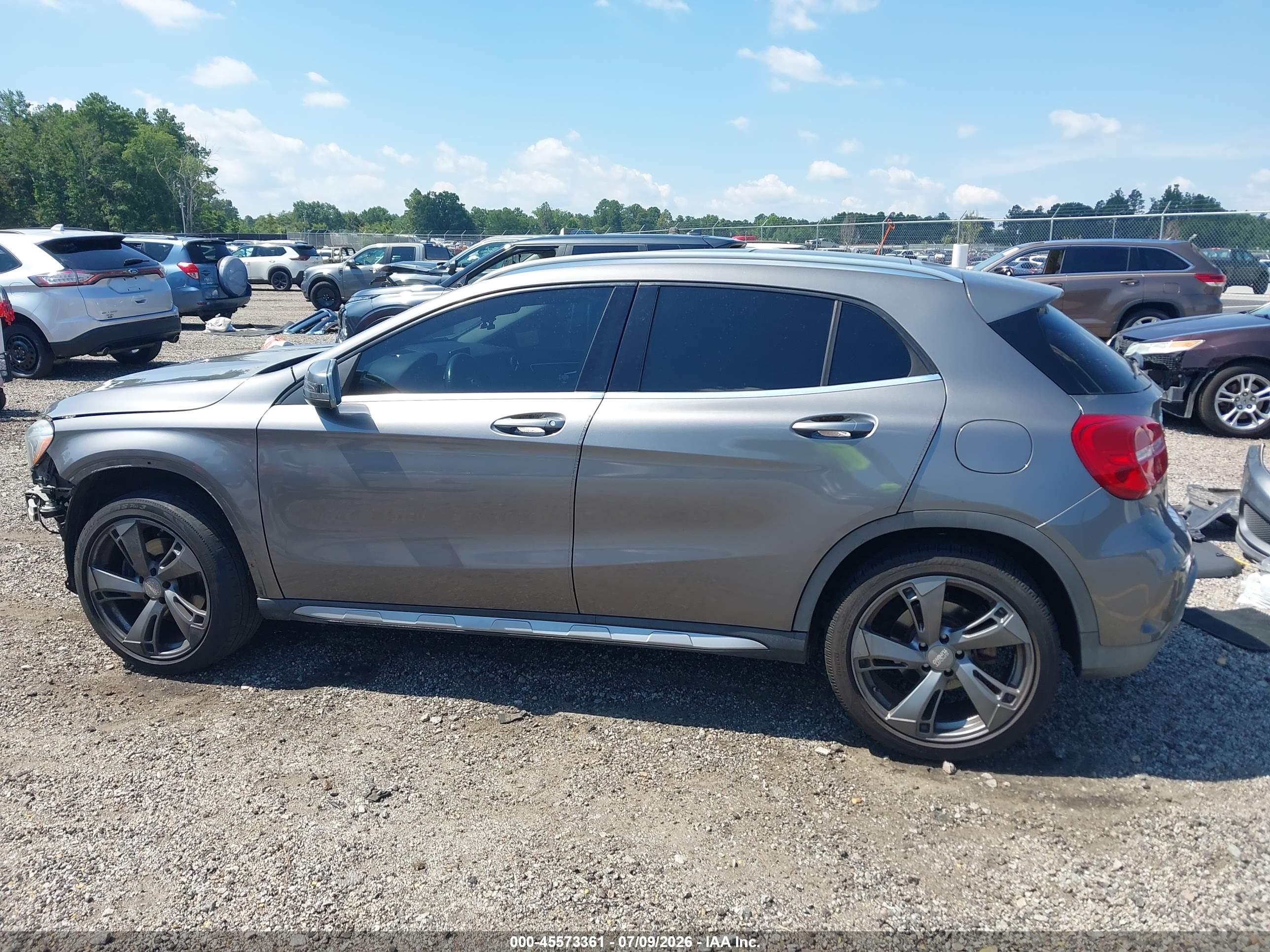 2015 MERCEDES-BENZ GLA 250 4MATIC
