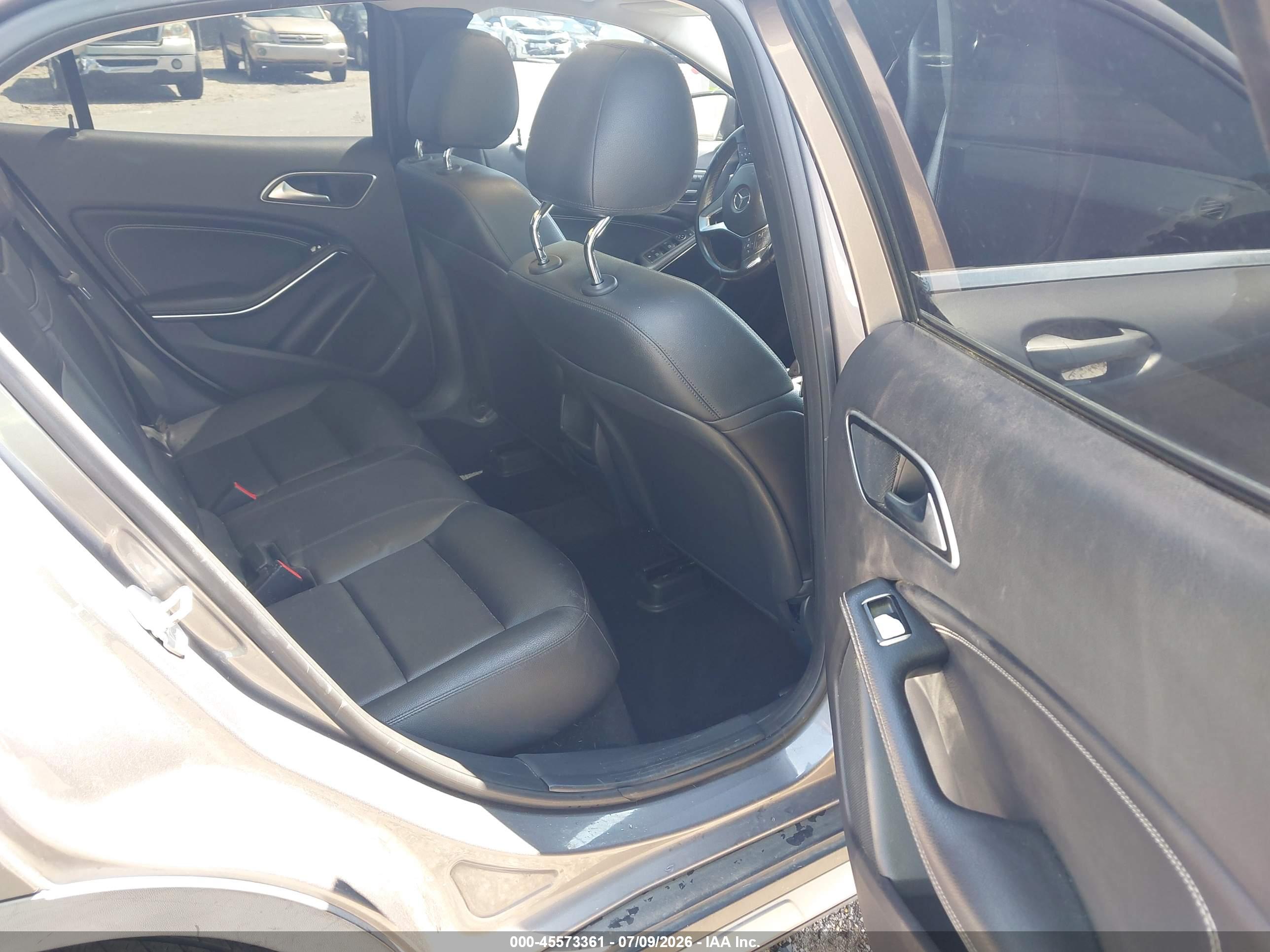 2015 MERCEDES-BENZ GLA 250 4MATIC