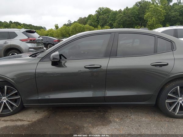 2021 VOLVO S60