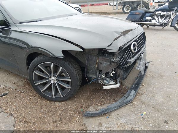 2021 VOLVO S60 T5 MOMENTUM