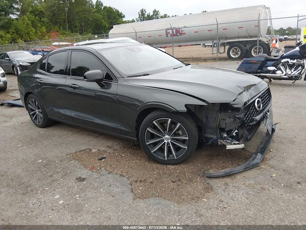 2021 VOLVO S60 T5 MOMENTUM