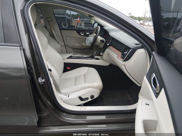 2021 VOLVO S60 T5 MOMENTUM