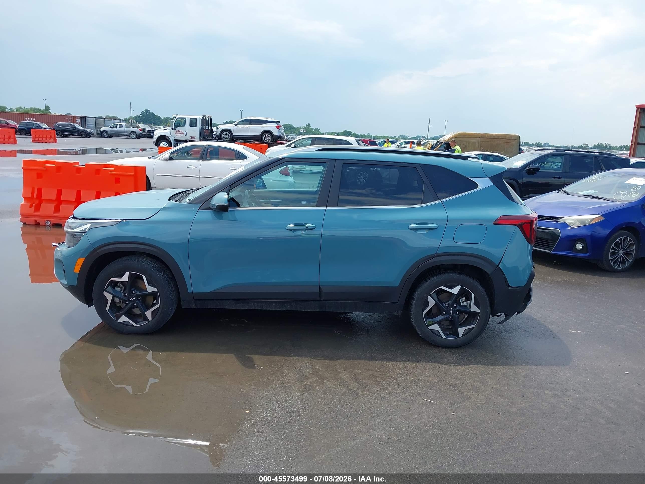 2025 KIA SELTOS EX