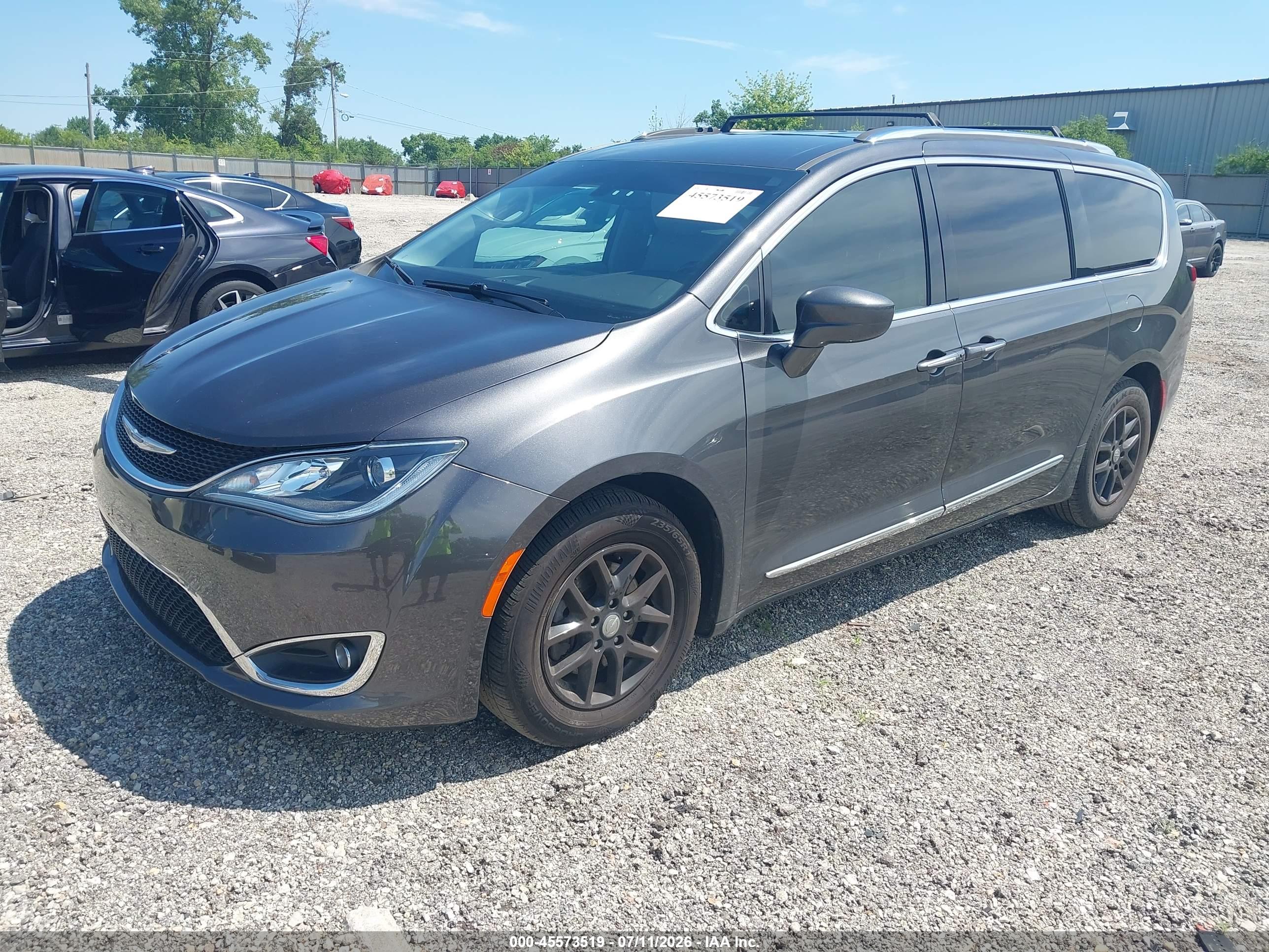 2020 CHRYSLER PACIFICA TOURING L — I2