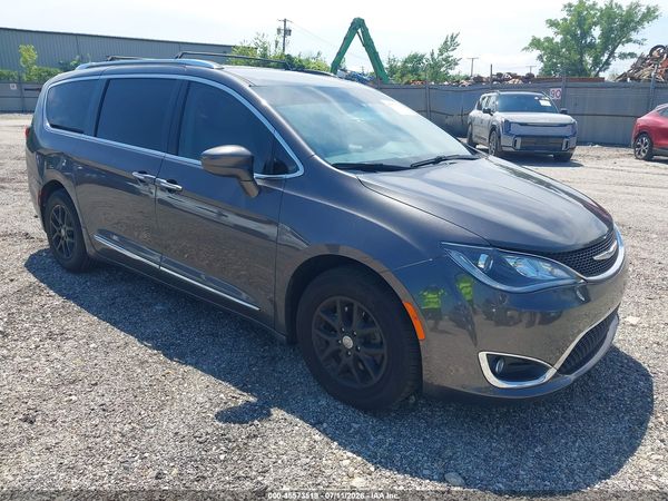 2020 CHRYSLER PACIFICA TOURING L — I1