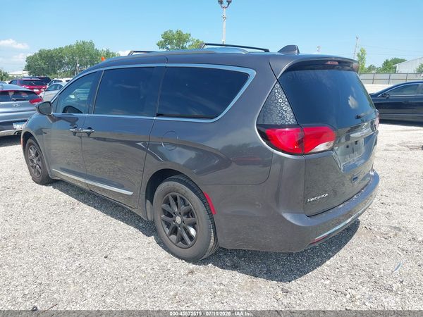 2020 CHRYSLER PACIFICA TOURING L — I3