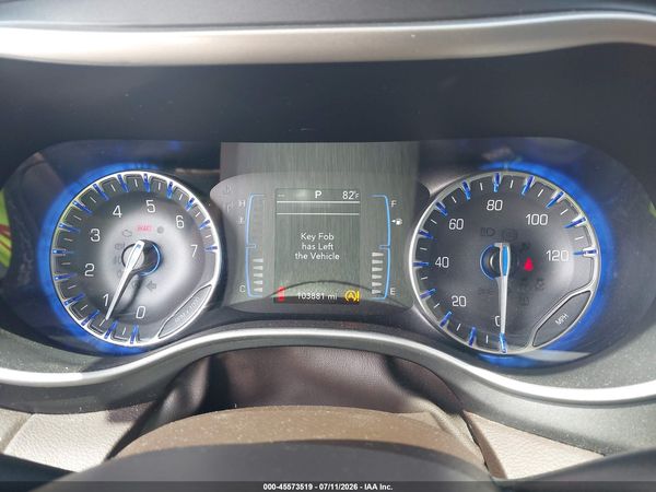 2020 CHRYSLER PACIFICA TOURING L — I7