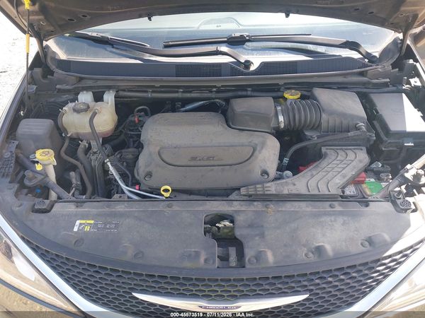 2020 CHRYSLER PACIFICA TOURING L — I10