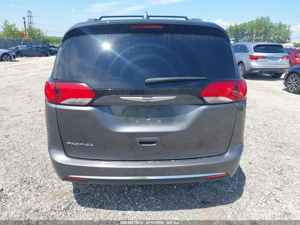 2020 CHRYSLER PACIFICA TOURING L — I119