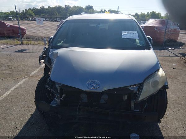2014 TOYOTA SIENNA LE V6 8 PASSENGER