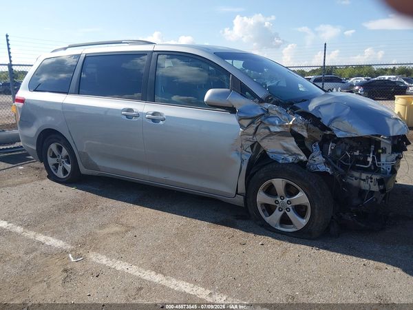 2014 TOYOTA SIENNA LE V6 8 PASSENGER