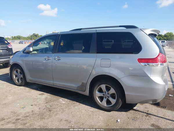 2014 TOYOTA SIENNA LE V6 8 PASSENGER
