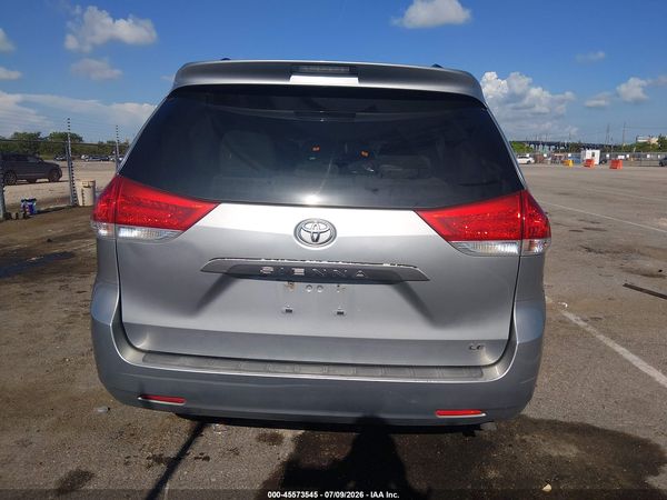 2014 TOYOTA SIENNA LE V6 8 PASSENGER