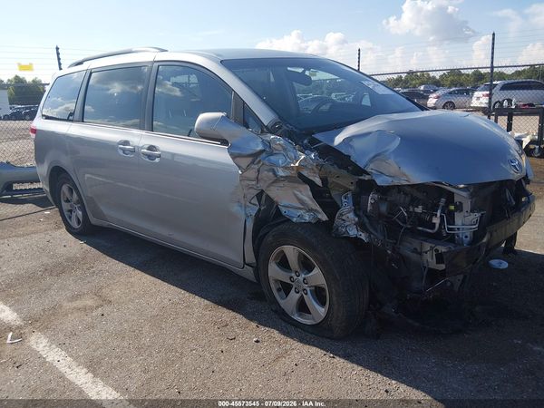 2014 TOYOTA SIENNA LE V6 8 PASSENGER