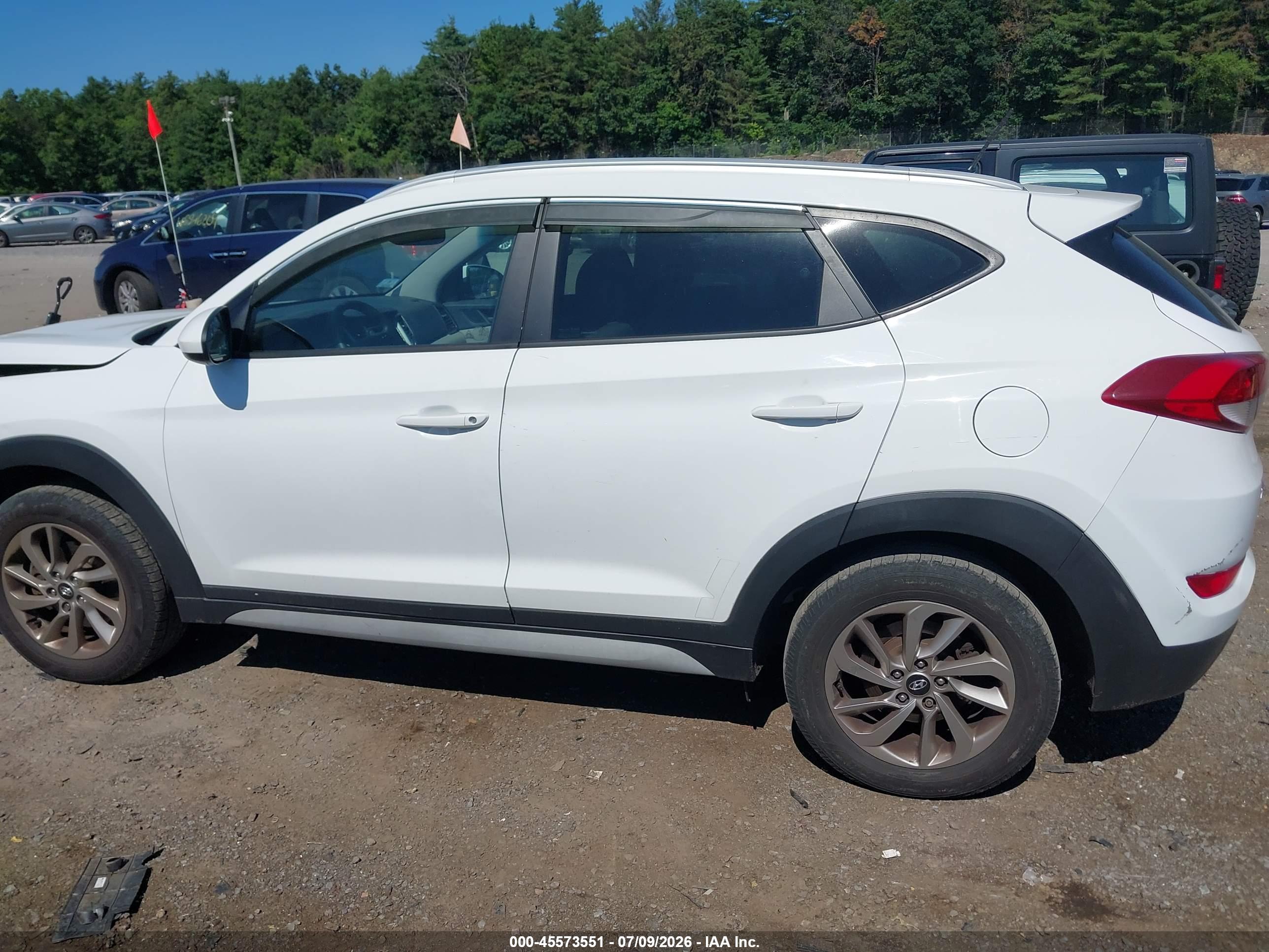 2017 HYUNDAI TUCSON SE
