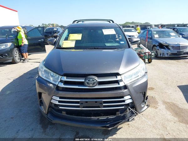 2017 TOYOTA HIGHLANDER LE