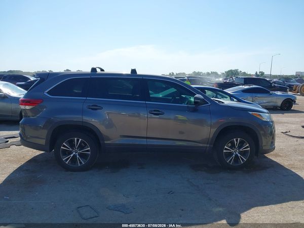 2017 TOYOTA HIGHLANDER LE