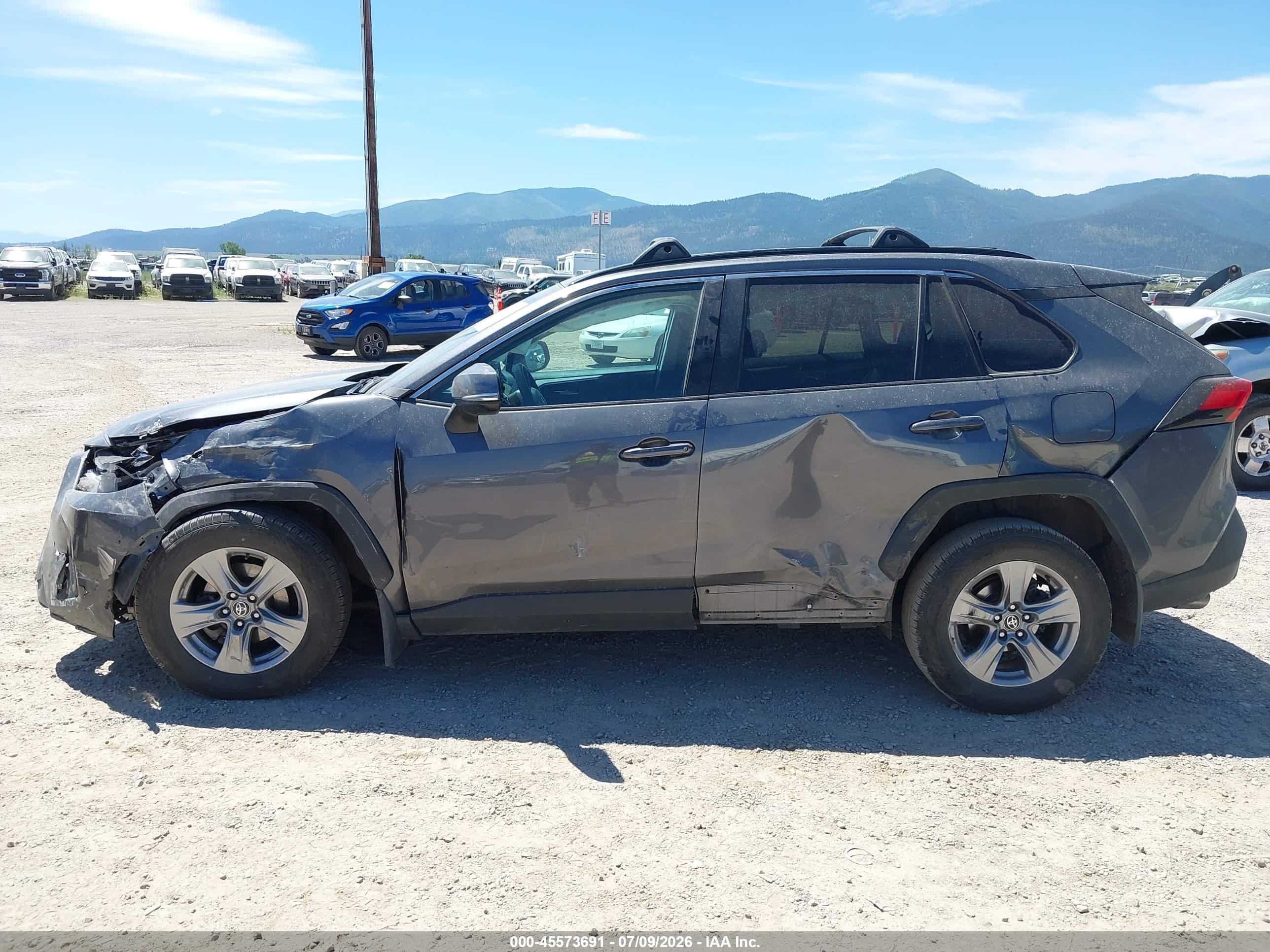 2022 TOYOTA RAV4 XLE