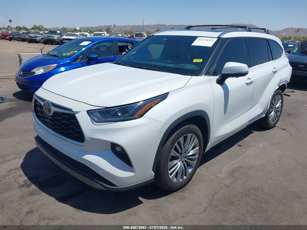 2023 TOYOTA HIGHLANDER PLATINUM