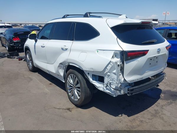 2023 TOYOTA HIGHLANDER PLATINUM