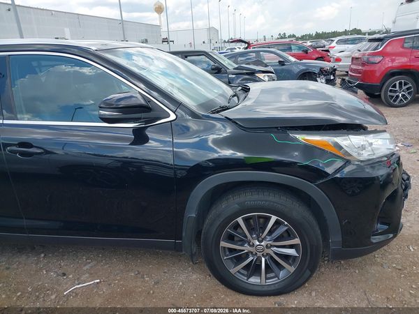 2019 TOYOTA HIGHLANDER XLE